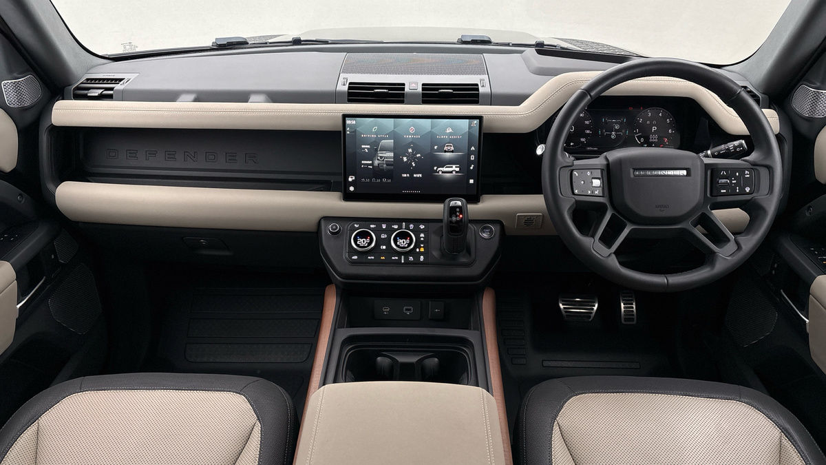 Land Rover Defender 130 Image 12