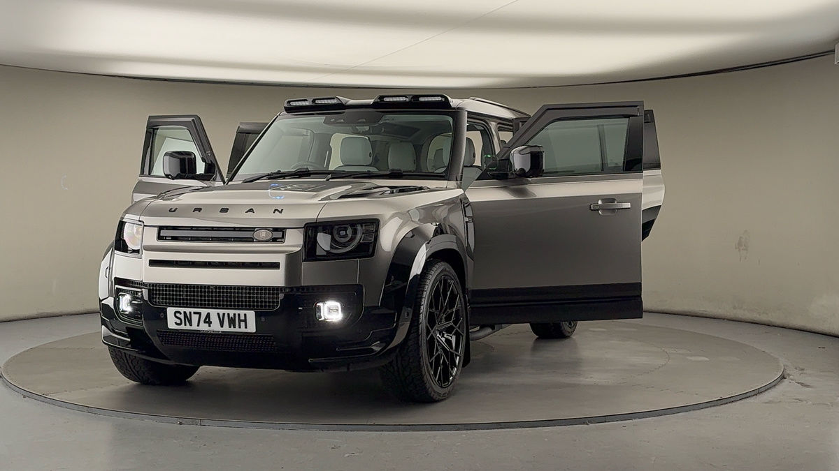 More views of Land Rover Defender 110