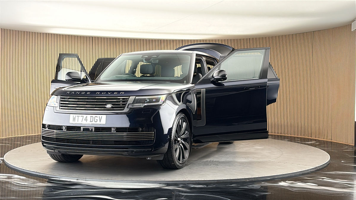 More views of Land Rover Range Rover
