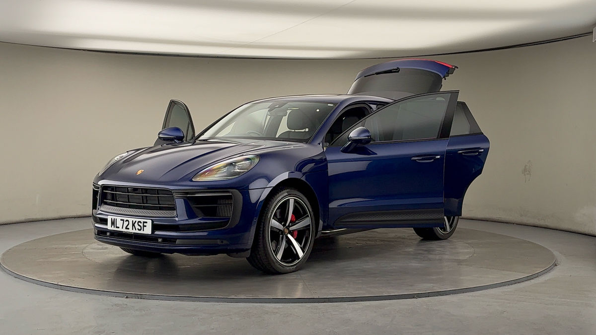 More views of Porsche Macan
