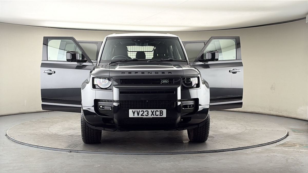 More views of Land Rover Defender 110