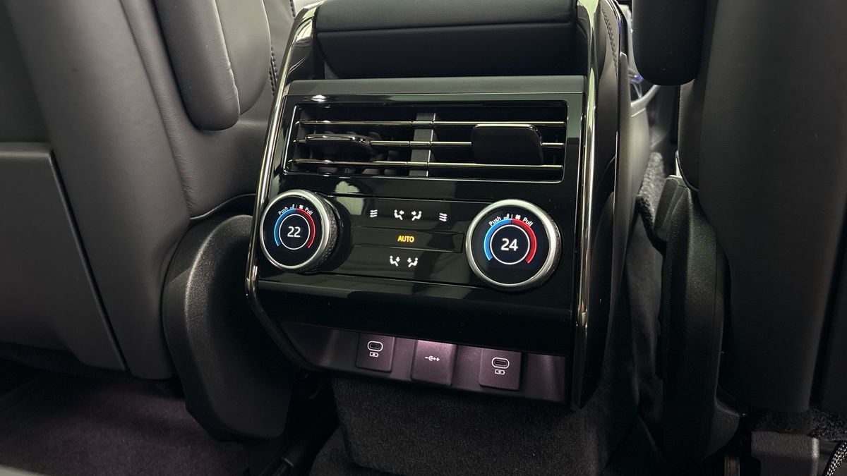 Land Rover Range Rover Sport Image 25