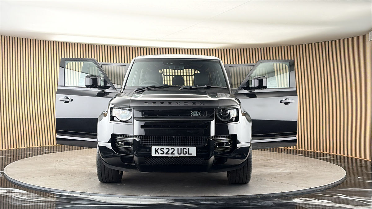 More views of Land Rover Defender 110