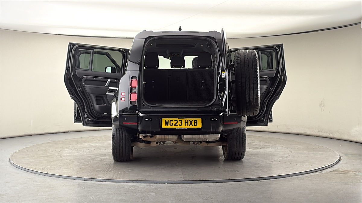 More views of Land Rover Defender 110