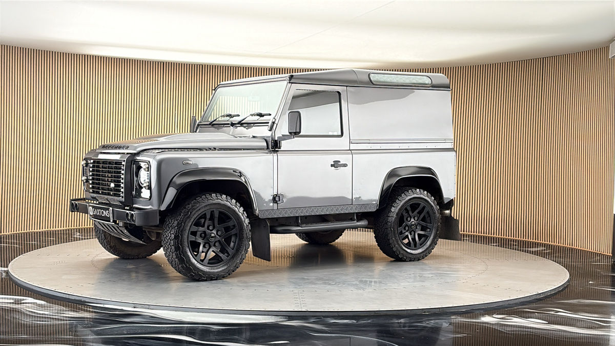 More views of Land Rover Defender 90