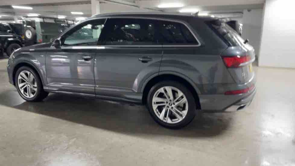 More views of Audi Q7