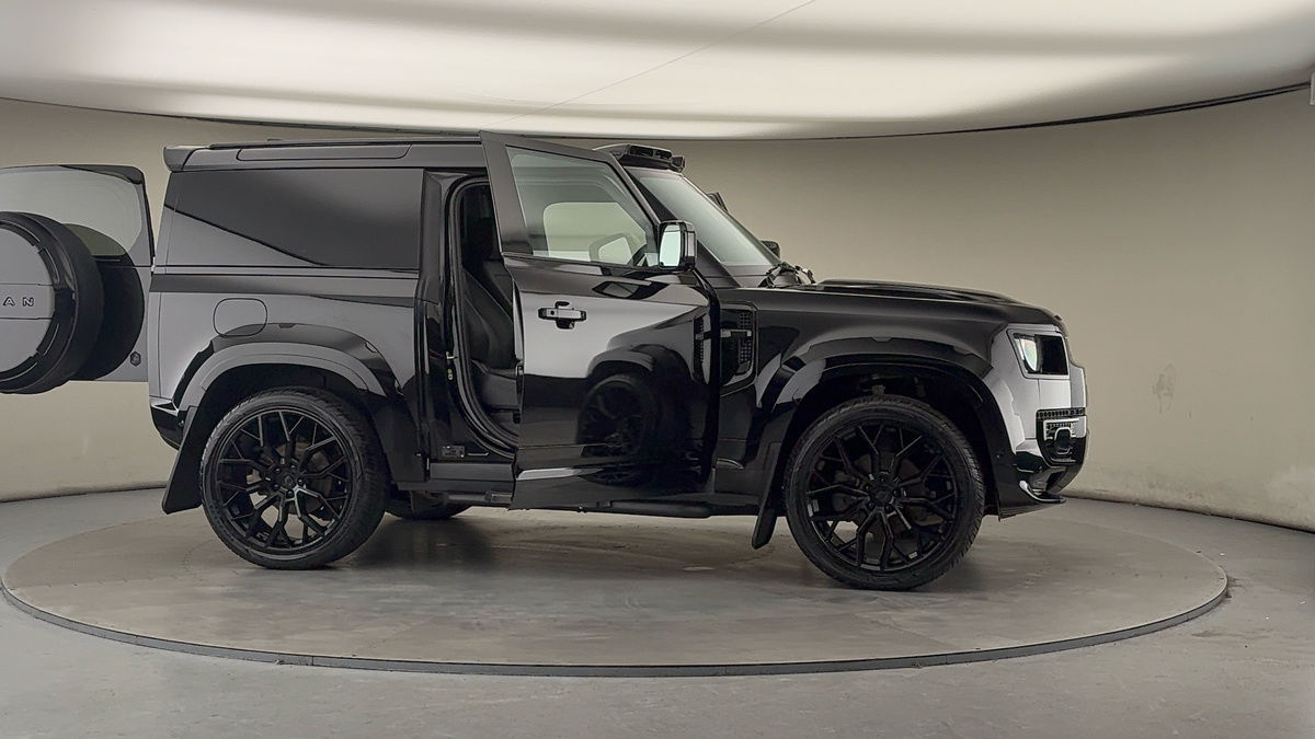 More views of Land Rover Defender 90