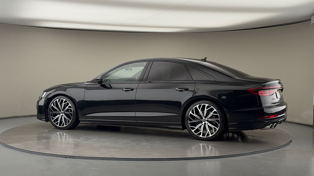 More views of Audi S8