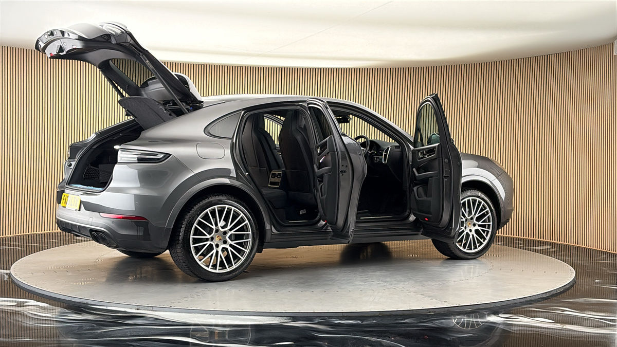 More views of Porsche Cayenne