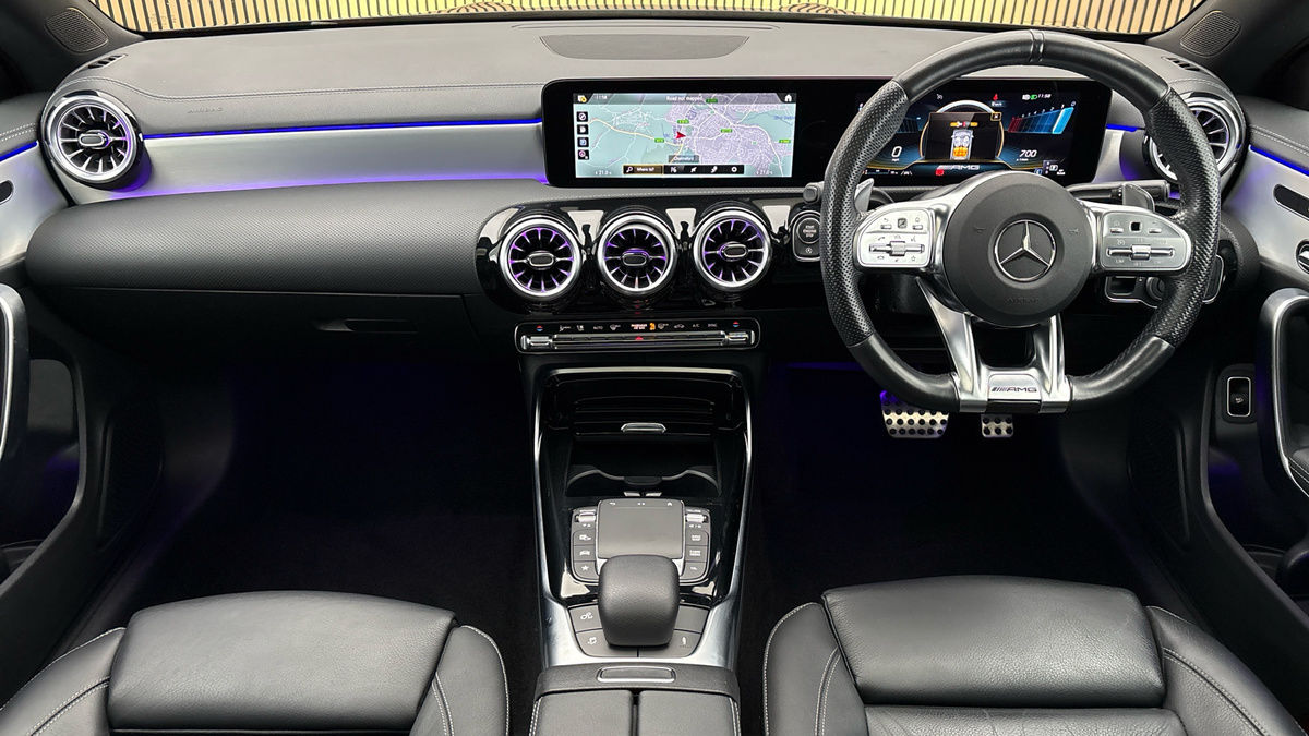 Mercedes-Benz CLA Image 12