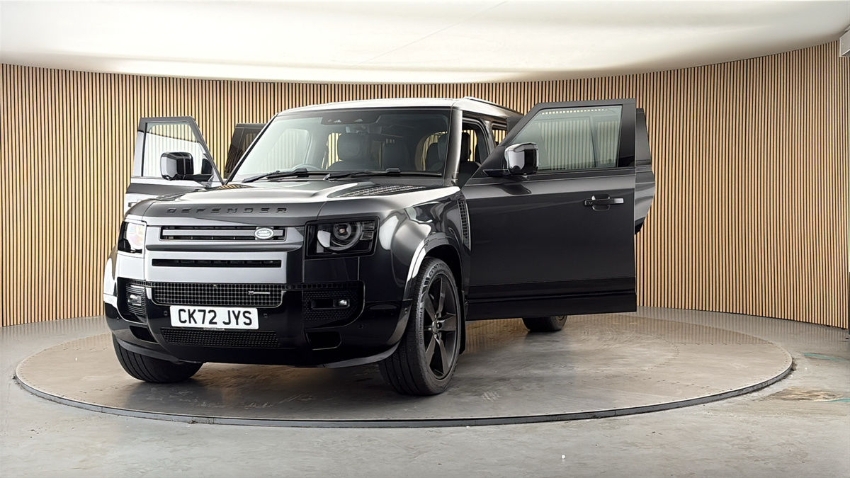 More views of Land Rover Defender 110