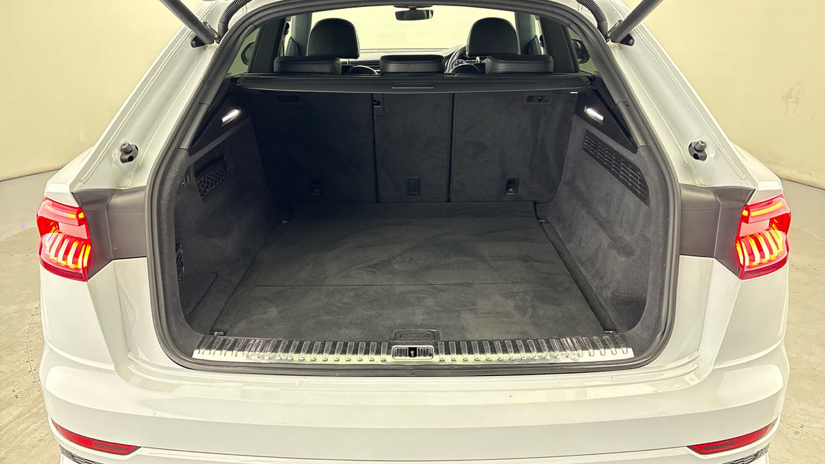 Audi Q8 Image 11