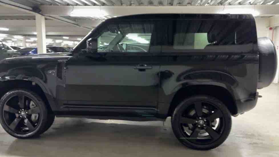 More views of Land Rover Defender 90