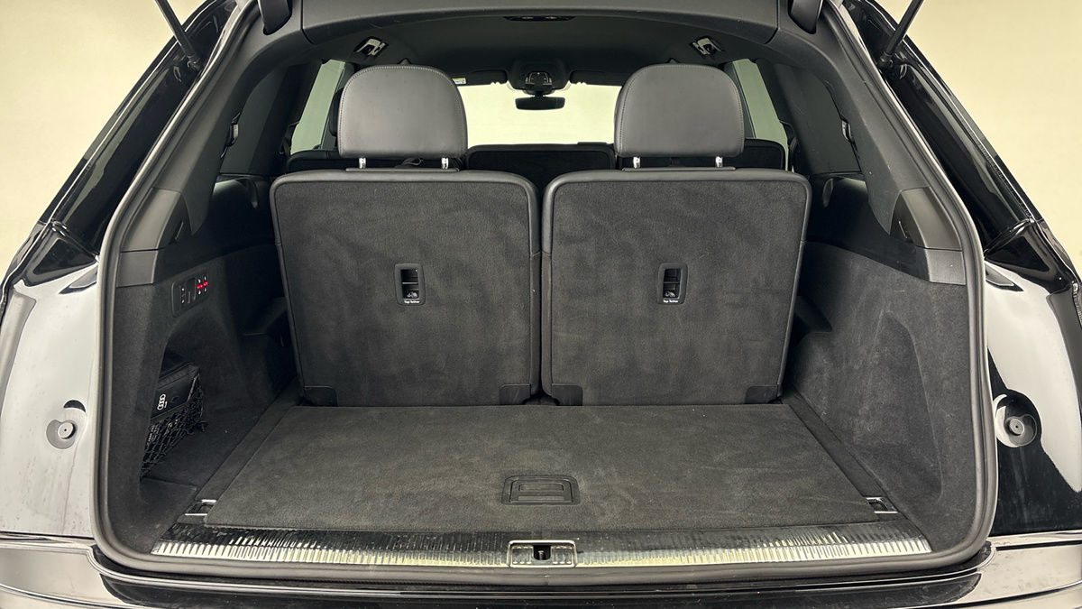 Audi Q7 Image 11