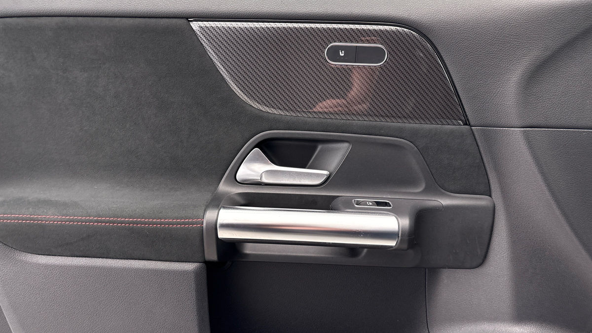 Mercedes-Benz GLA Image 19