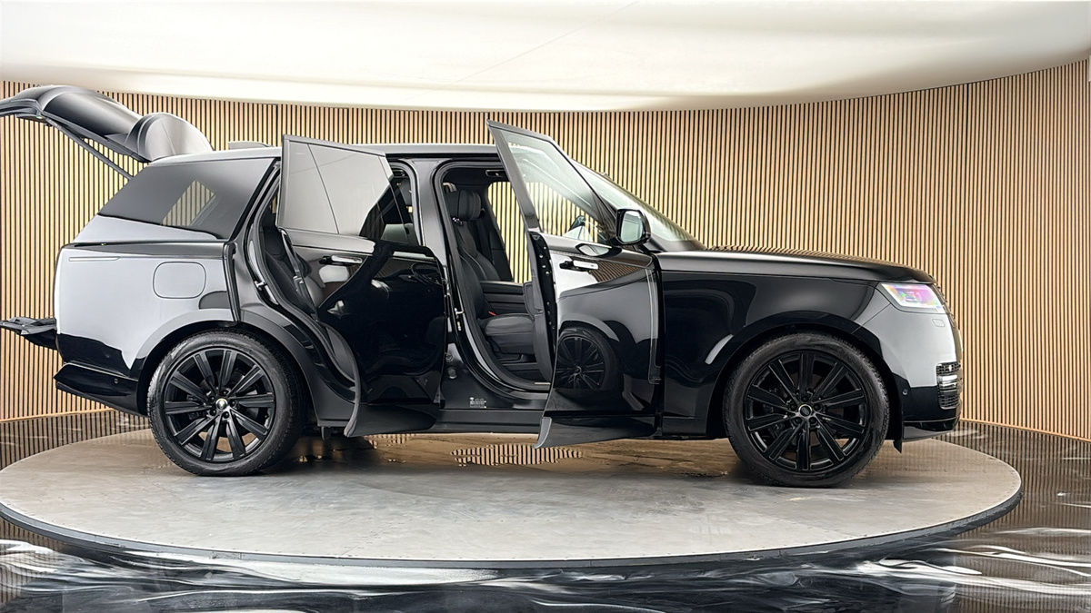 More views of Land Rover Range Rover