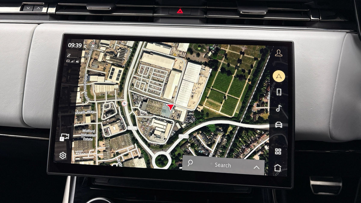 Land Rover Range Rover Sport Image 17