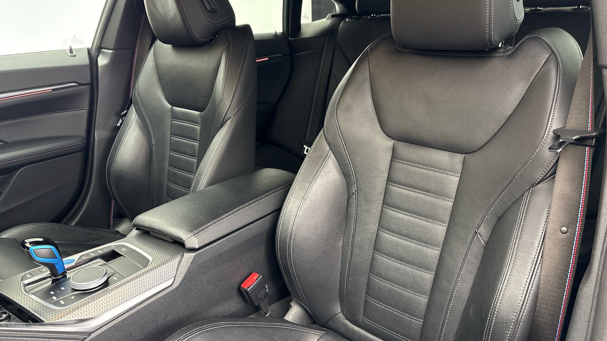 BMW i4 Image 8
