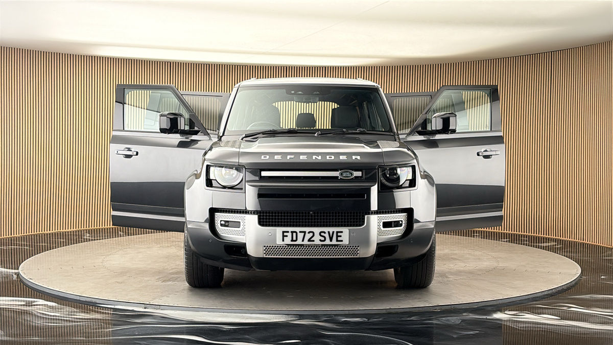More views of Land Rover Defender 110