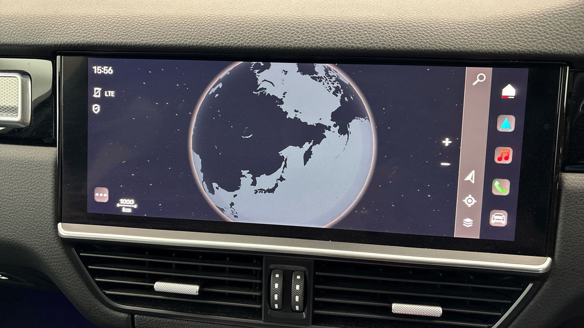 Porsche Cayenne Image 17