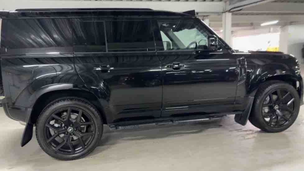 More views of Land Rover Defender 110