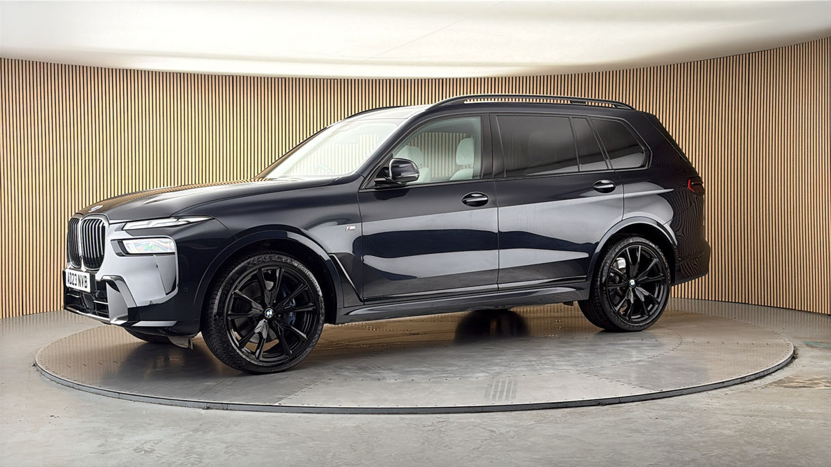 More views of BMW X7