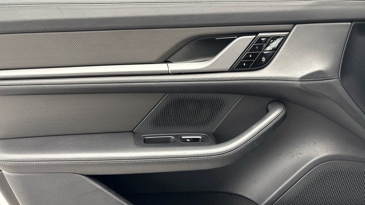 Porsche Taycan Image 20