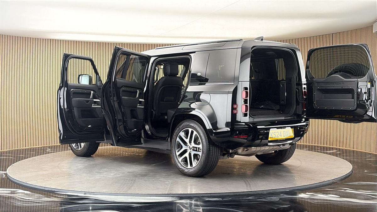 More views of Land Rover Defender 110