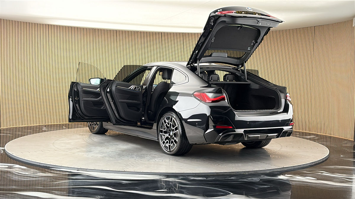 BMW i4 Image 23
