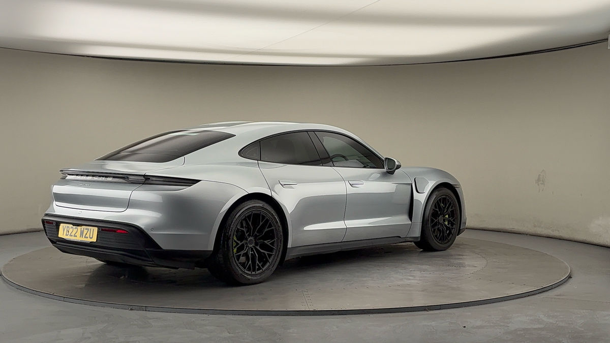 Porsche Taycan Image 21