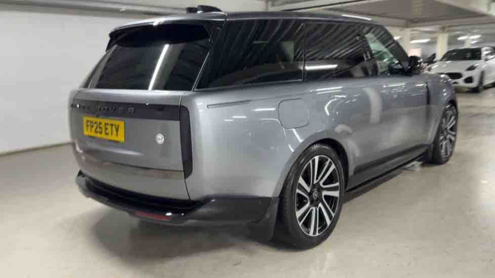 More views of Land Rover Range Rover