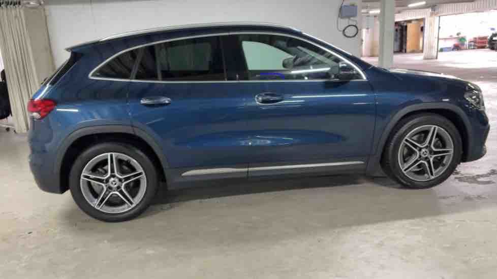 More views of Mercedes-Benz GLA