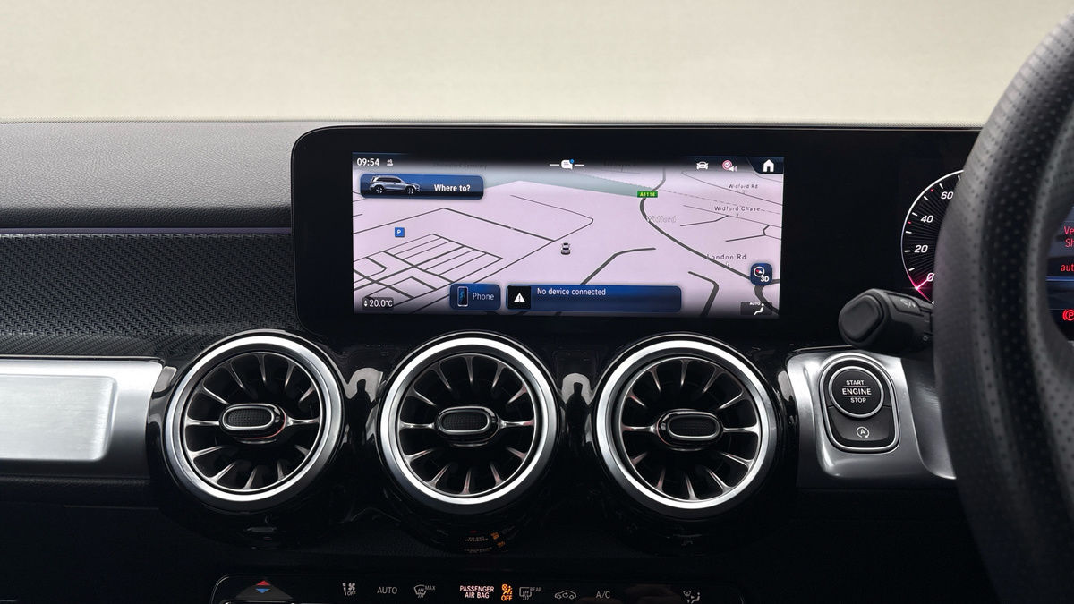 Mercedes-Benz GLB Image 17