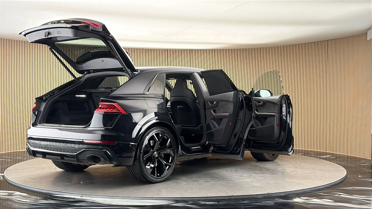 More views of Audi RSQ8
