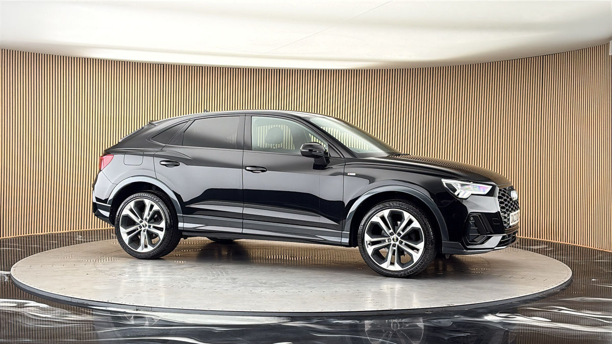 More views of Audi Q3