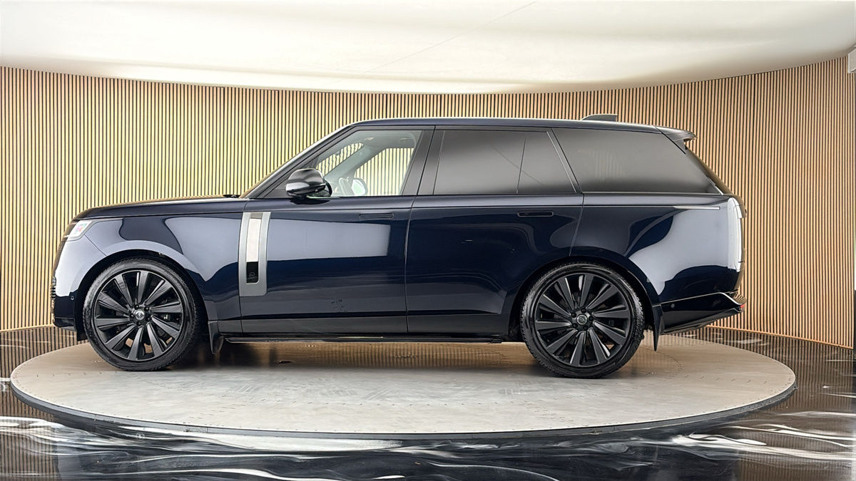 More views of Land Rover Range Rover