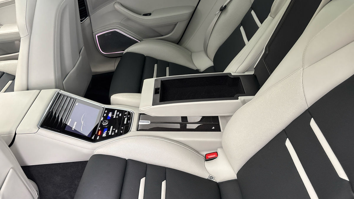 Porsche Panamera Image 9