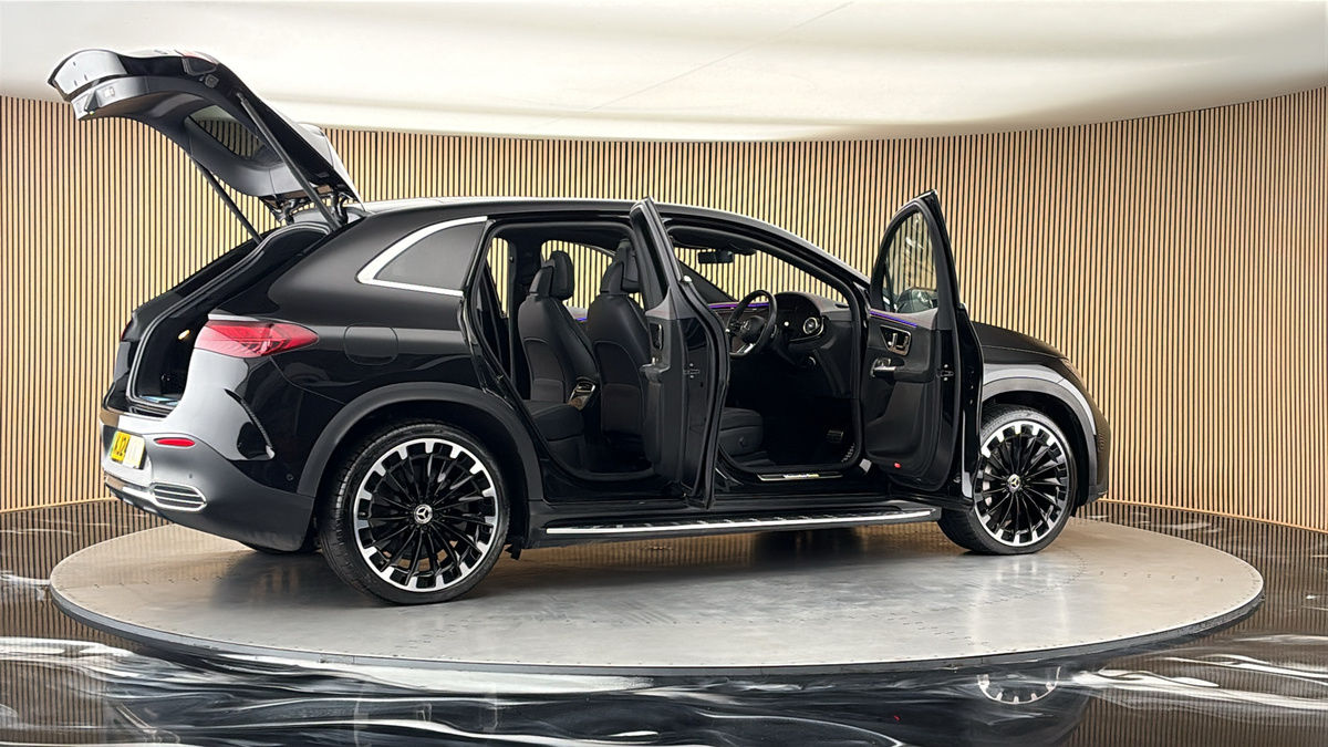More views of Mercedes-Benz EQE