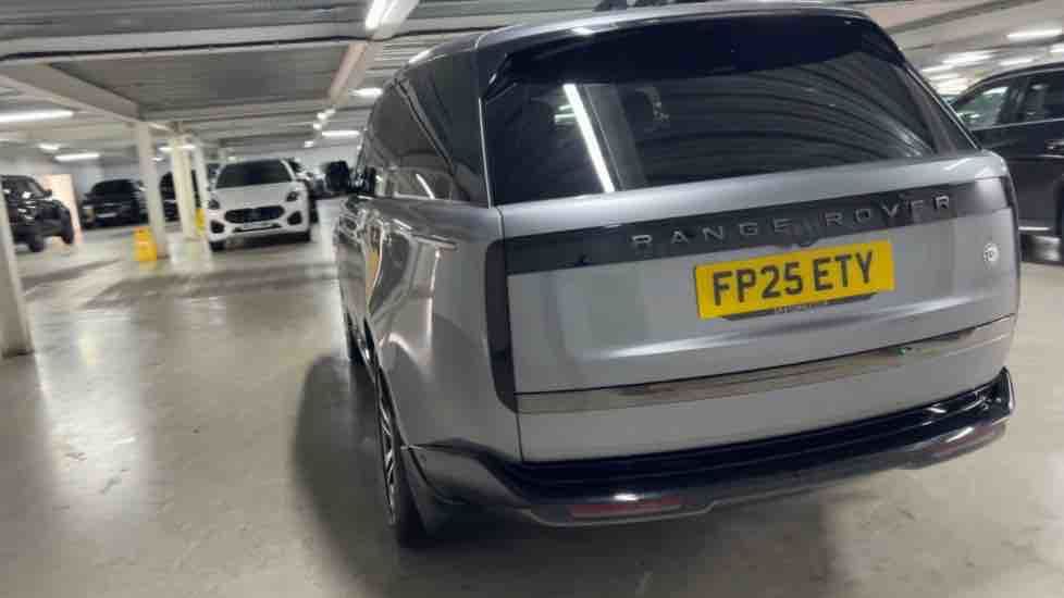 More views of Land Rover Range Rover