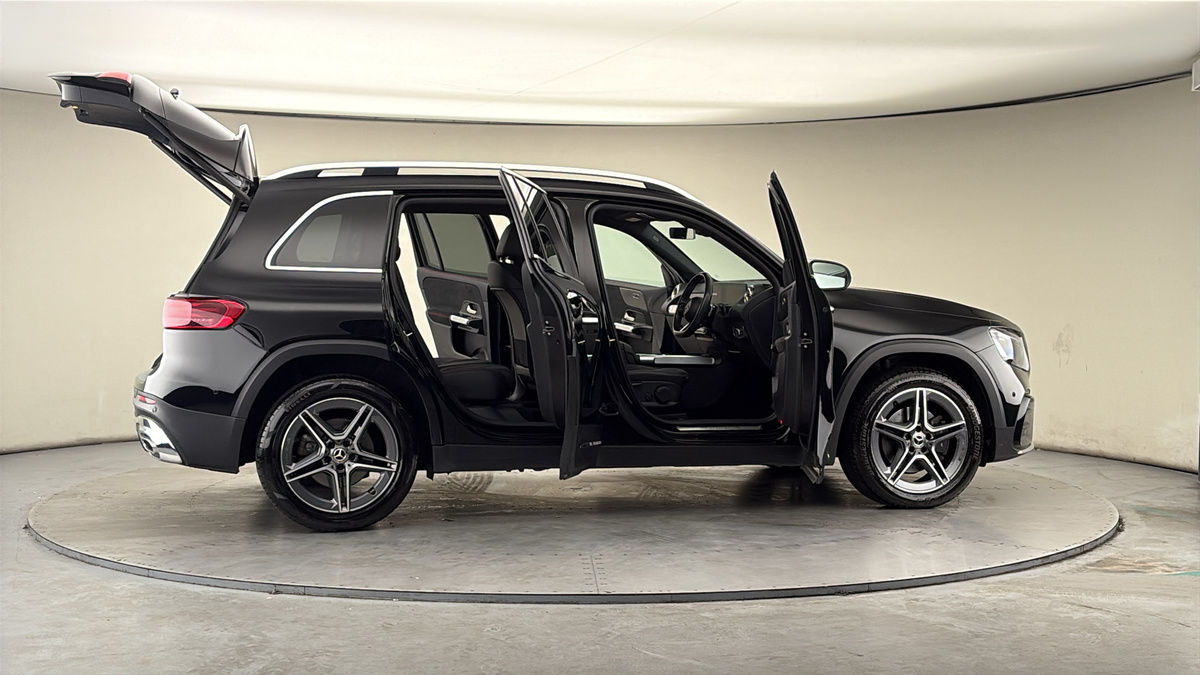 More views of Mercedes-Benz GLB
