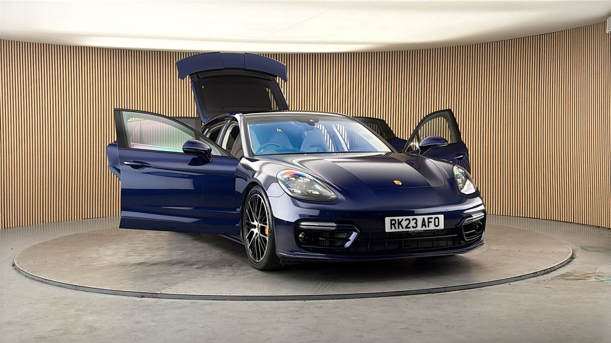 More views of Porsche Panamera