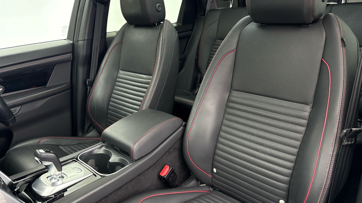 Land Rover Discovery Sport Image 7