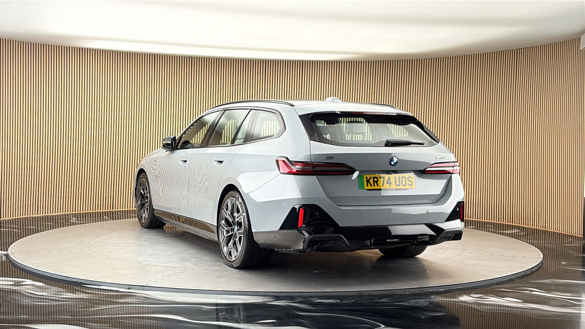 More views of BMW i5