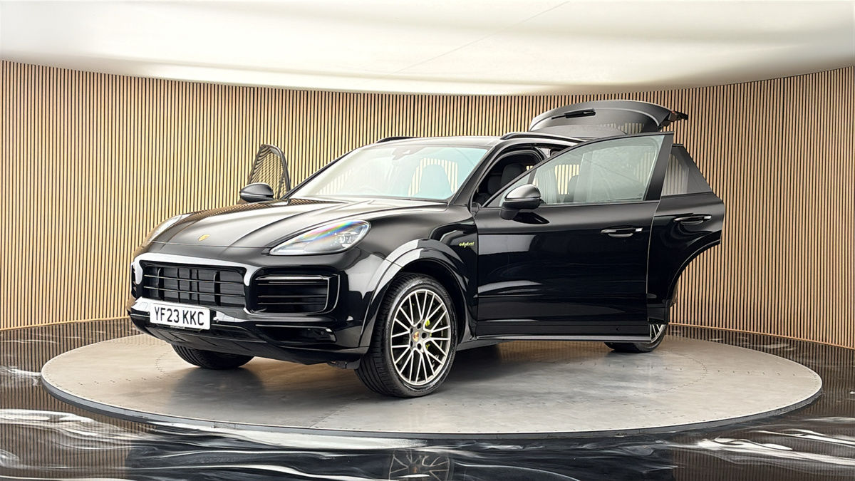 More views of Porsche Cayenne