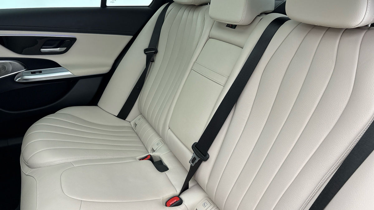 Mercedes-Benz E Class Image 8