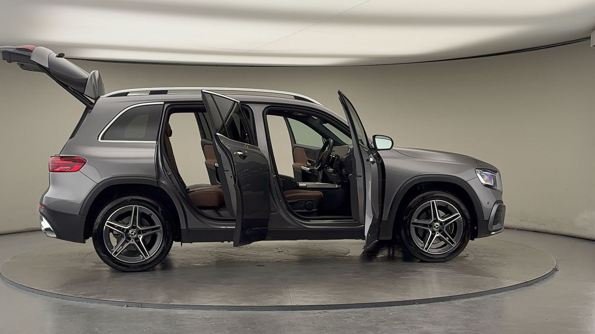 More views of Mercedes-Benz GLB