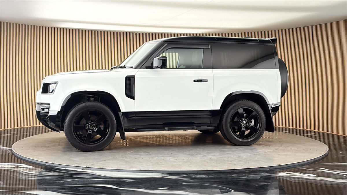 More views of Land Rover Defender 90