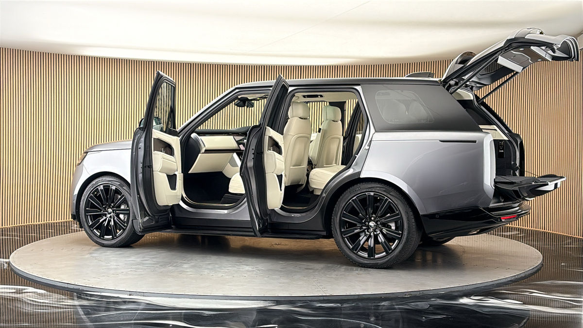 More views of Land Rover Range Rover