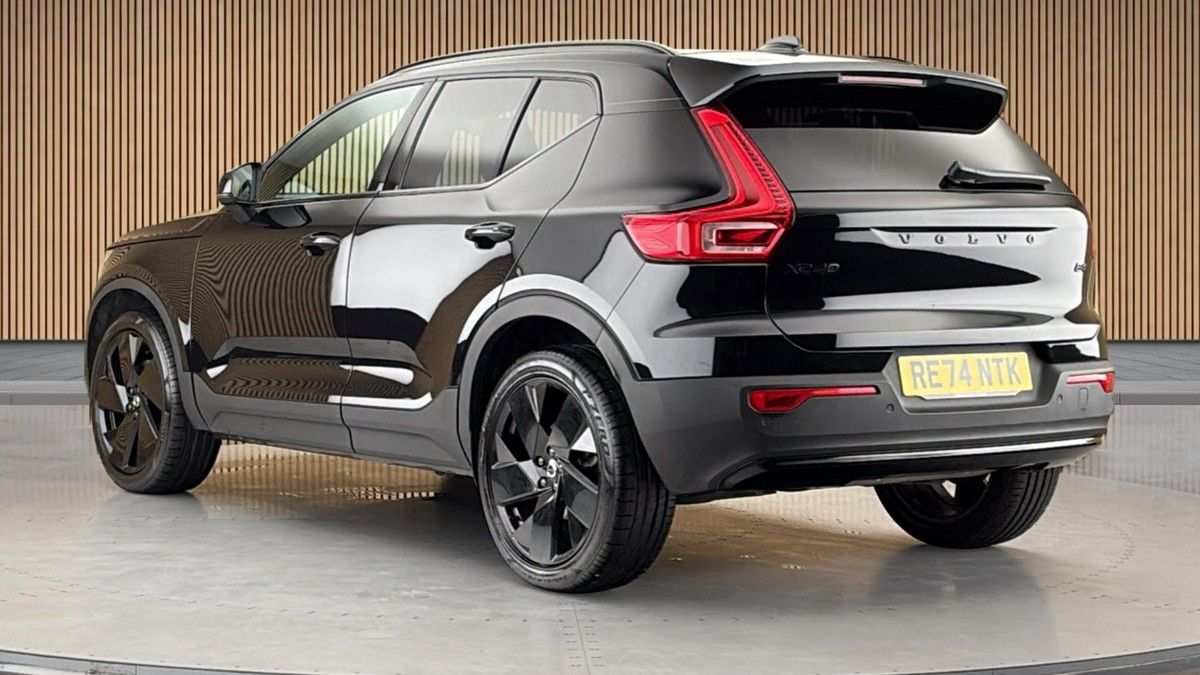 Volvo XC40 Image 2