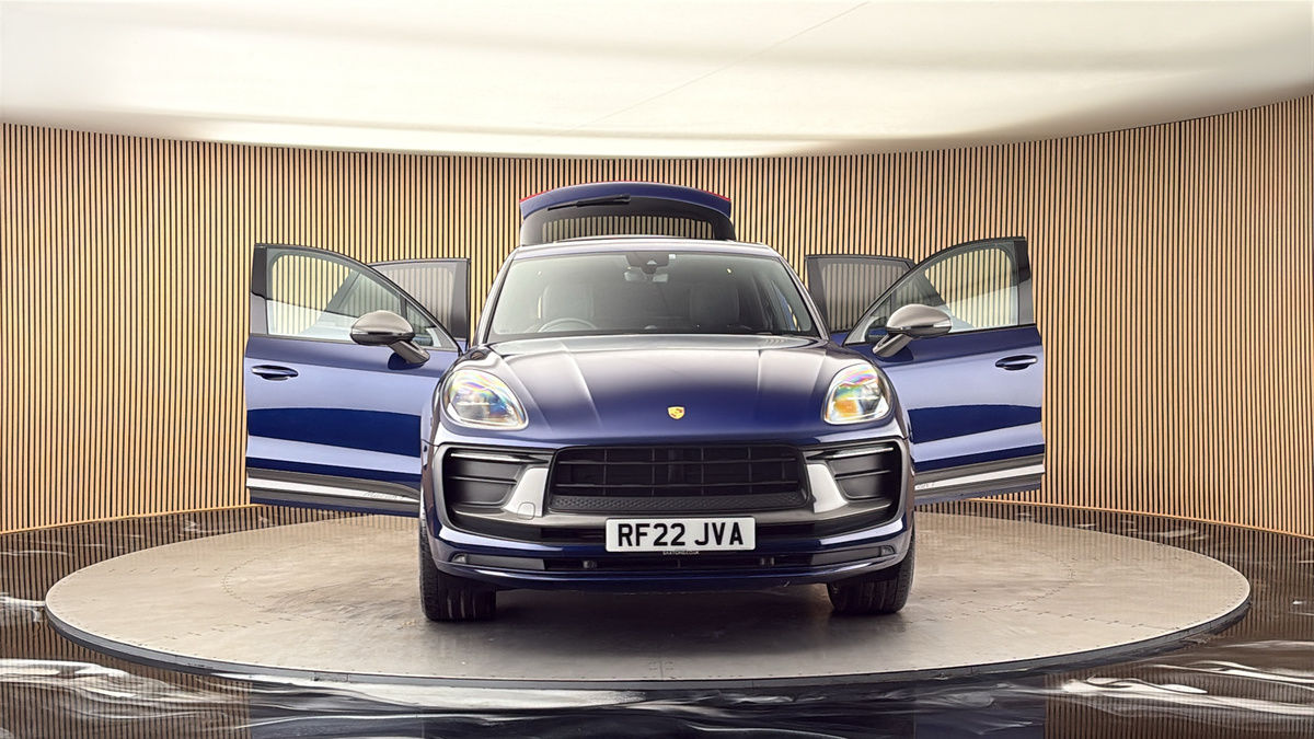 More views of Porsche Macan